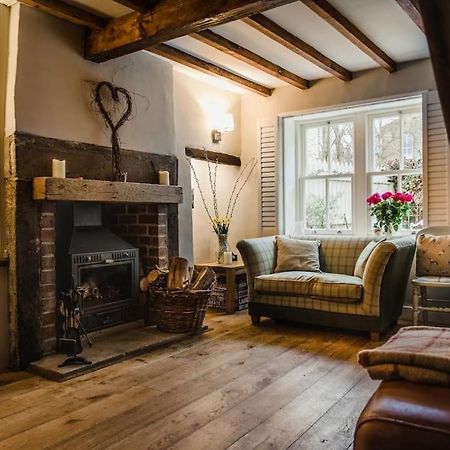 1800 Period Grade 2 Listed Cottage Addingham Exterior foto